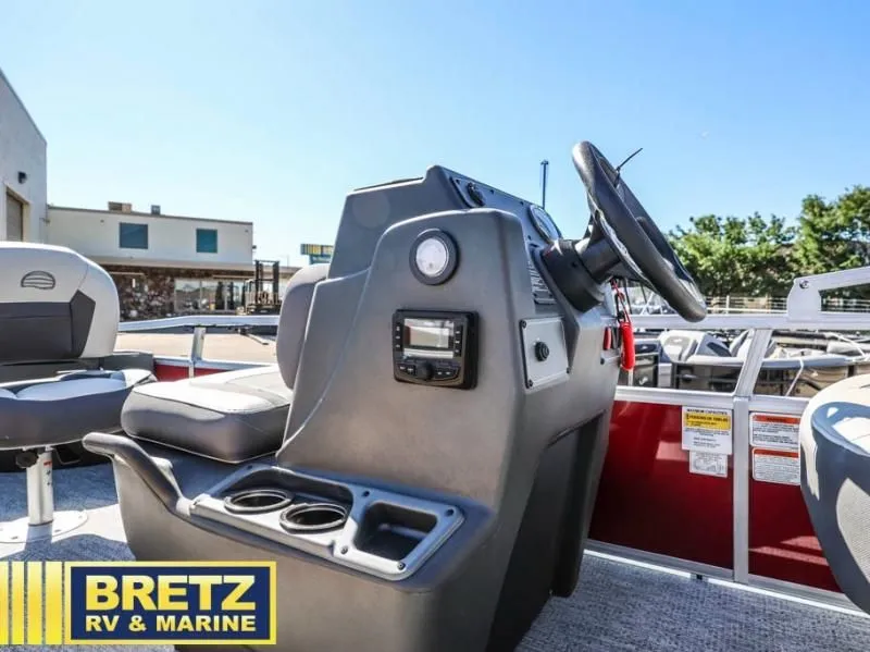 Slide: The Image of Bass Buggy 18 DLX 2026 - 22