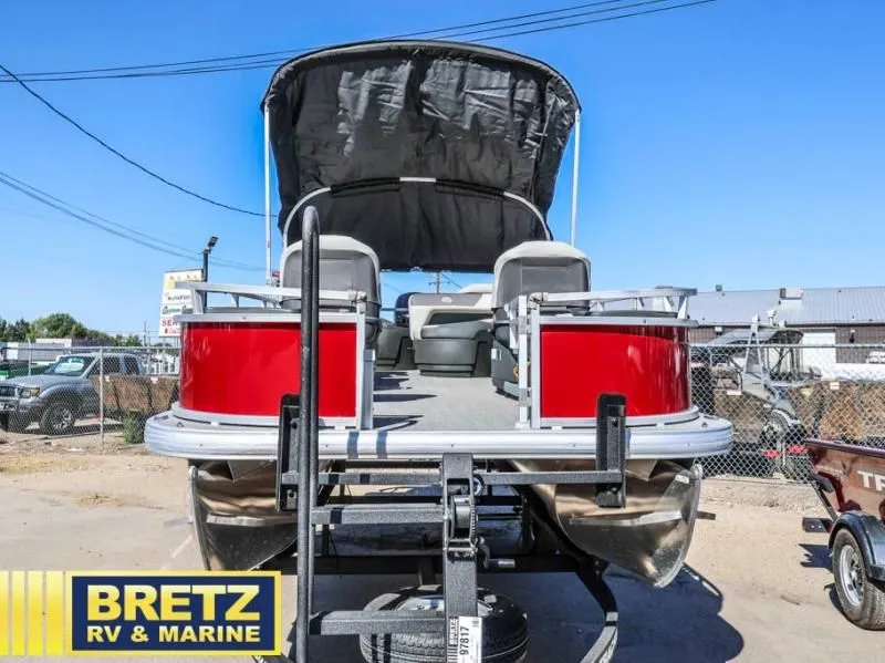 Slide: The Image of Bass Buggy 18 DLX 2026 - 4