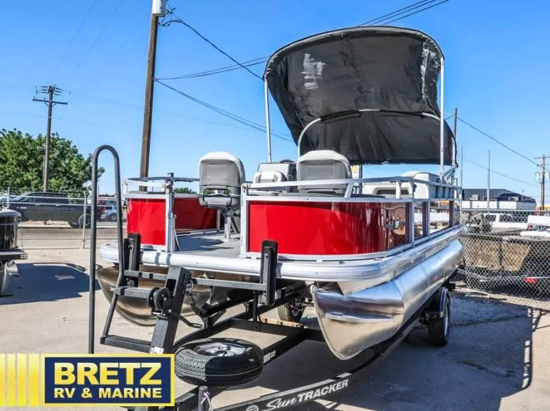 Slide: The Image of Bass Buggy 18 DLX 2026 - 5