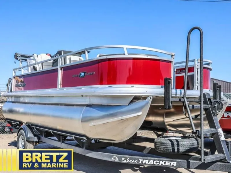 Slide: The Image of Bass Buggy 18 DLX 2026 - 6