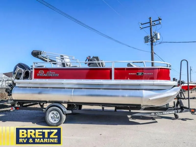 Slide: The Image of Bass Buggy 18 DLX 2026 - 9