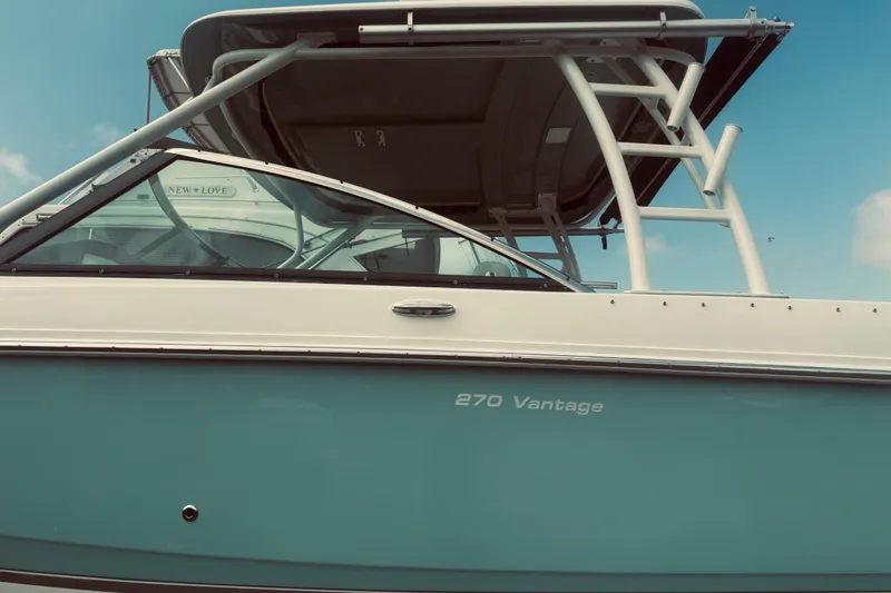 Slide: The Image of 2020 Boston Whaler 270 Vantage boat with sleek design and sturdy frame. - 4