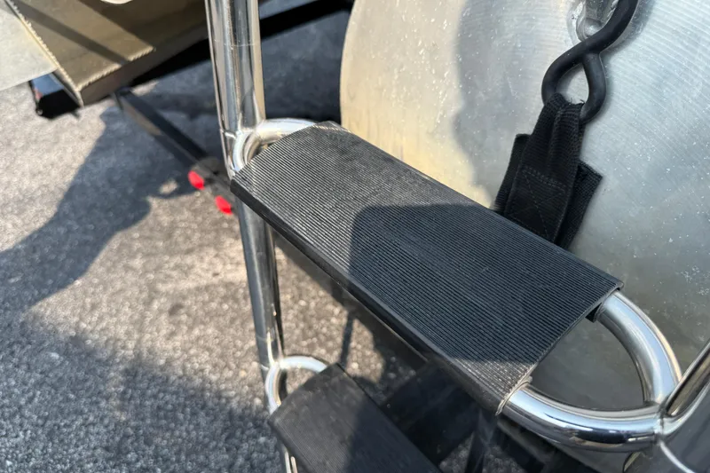 Slide: The Image of Stainless steel ladder on 2012 Bentley Pontoons 220 Cruise boat. - 19