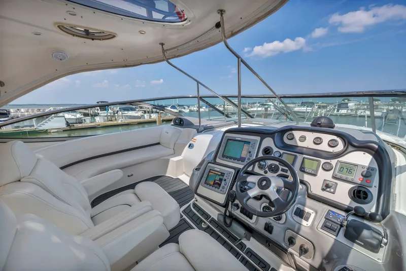 Slide: The Image of Cruisers Yachts 520 Express 2007 - 32