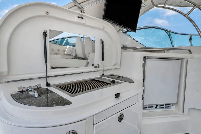 Slide: The Image of Cruisers Yachts 520 Express 2007 - 38