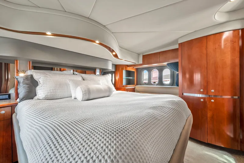 Slide: The Image of Cruisers Yachts 520 Express 2007 - 46