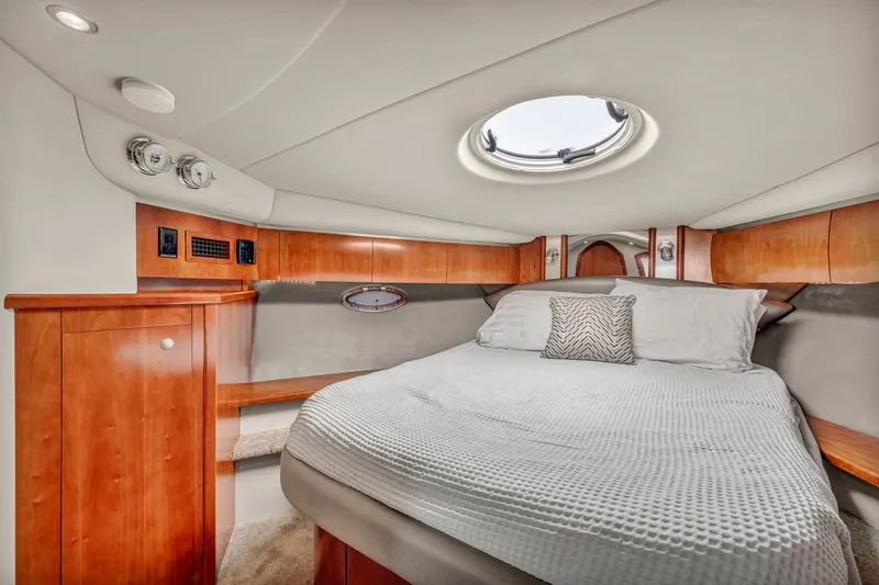 Slide: The Image of Cruisers Yachts 520 Express 2007 - 52