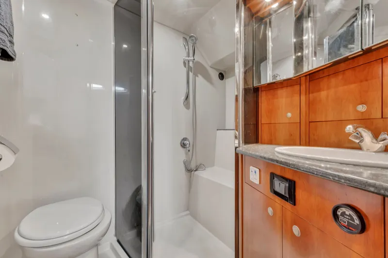 Slide: The Image of Cruisers Yachts 520 Express 2007 - 55