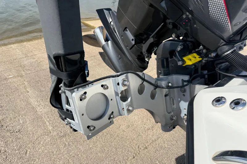 Slide: The Image of 2014 Ranger Z520 Comanche boat with Talon depth control panel by the water. - 13