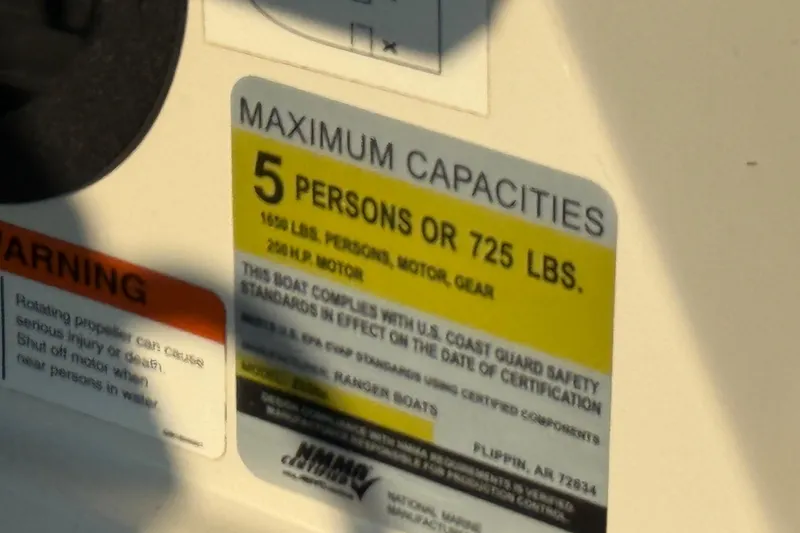 Slide: The Image of Livewell in 2014 Ranger Z520 Comanche boat, water filling. - 73