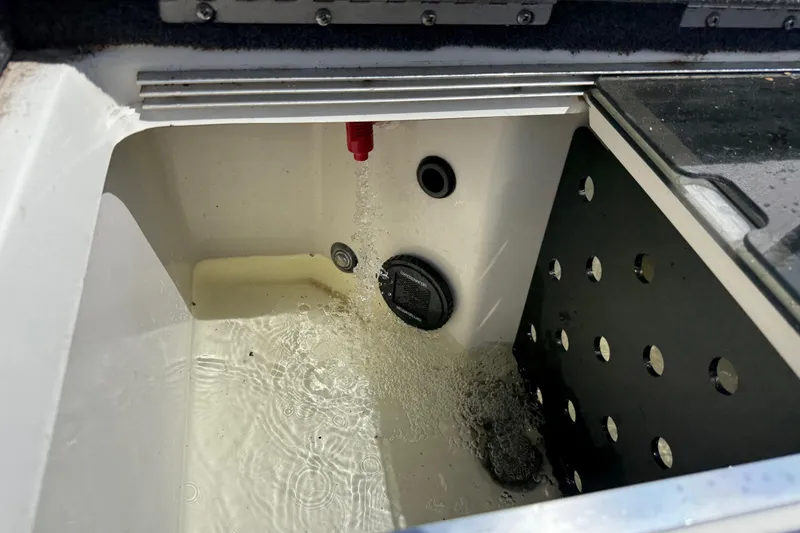 Slide: The Image of Display screen showing engine speed history for 2014 Ranger Z520 Comanche. - 74