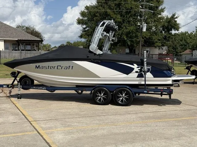 Slide: The Image of MasterCraft X-35 2012 - 10