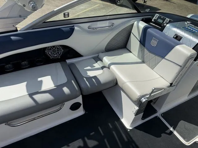 Slide: The Image of MasterCraft X-35 2012 - 3