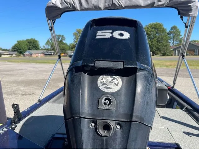 Slide: The Image of Tracker Pro 170 2019 - 13