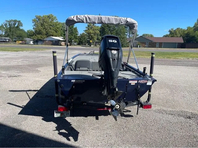 Slide: The Image of Tracker Pro 170 2019 - 5