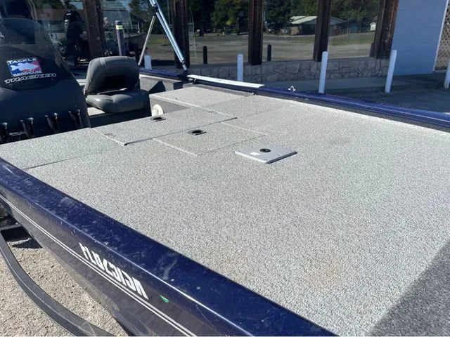 Slide: The Image of Tracker Pro 170 2019 - 9