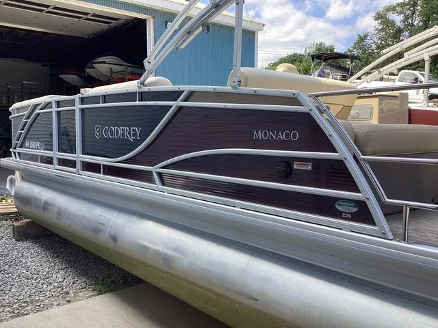 Slide: The Image of Godfrey Monaco 235 SFL 2021 - 11