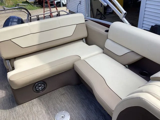 Slide: The Image of Godfrey Monaco 235 SFL 2021 - 21