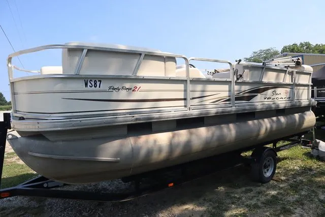 Slide: The Image of Sun Tracker Party Barger 21 DL 2005 - 3