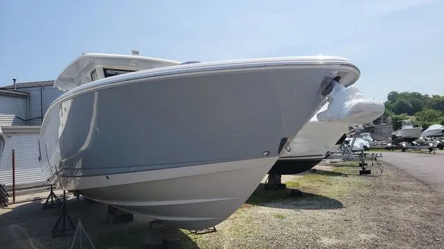 Slide: The Image of Robalo R360 Center Console 2026 - 3