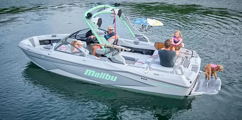 Slide: The Image of Malibu Wakesetter 22 LSV 2026 - 3