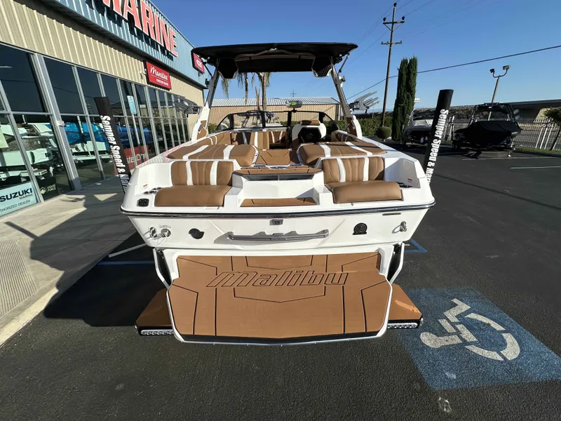 Slide: The Image of Malibu Wakesetter 22 LSV 2026 - 4