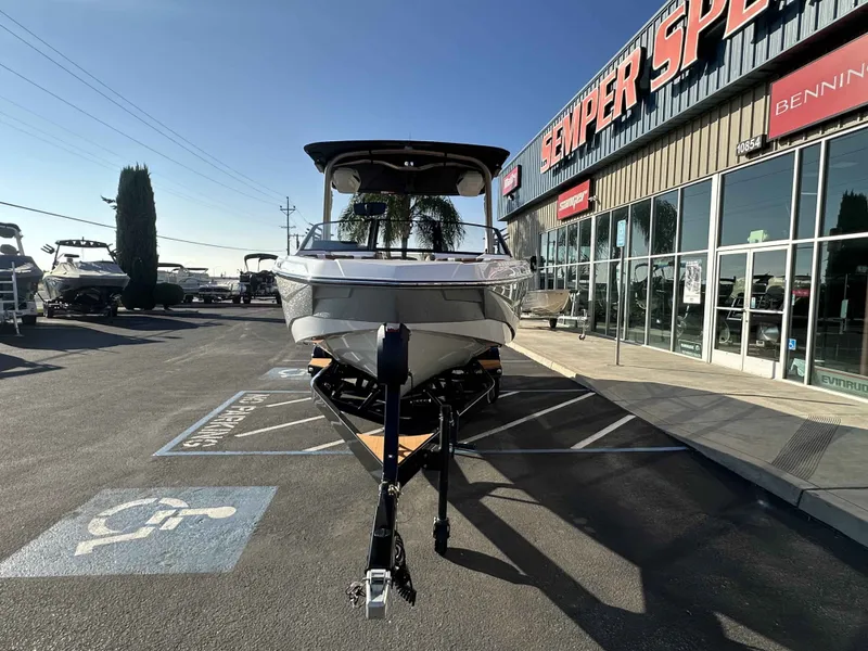 Slide: The Image of Malibu Wakesetter 22 LSV 2026 - 5
