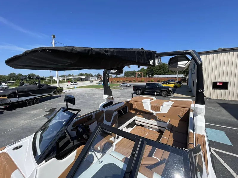 Slide: The Image of Nautique Super Air Nautique GS22 2026 - 17