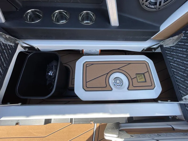 Slide: The Image of Nautique Super Air Nautique GS22 2026 - 20