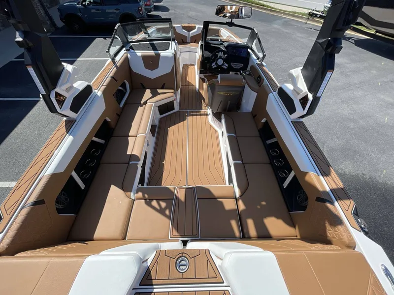 Slide: The Image of Nautique Super Air Nautique GS22 2026 - 21