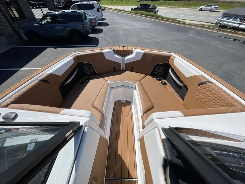 Slide: The Image of Nautique Super Air Nautique GS22 2026 - 26