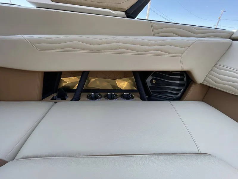 Slide: The Image of Nautique G23 2026 - 23