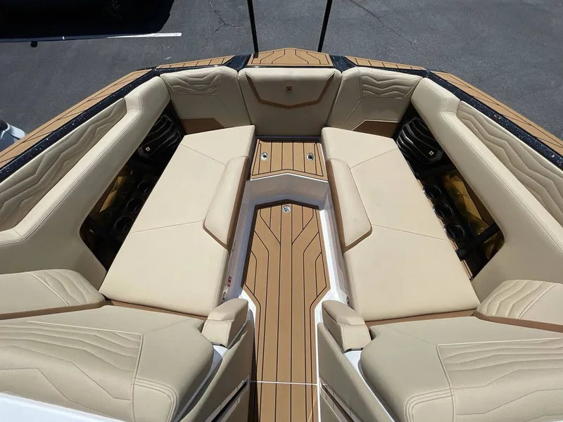 Slide: The Image of Nautique G23 2026 - 39