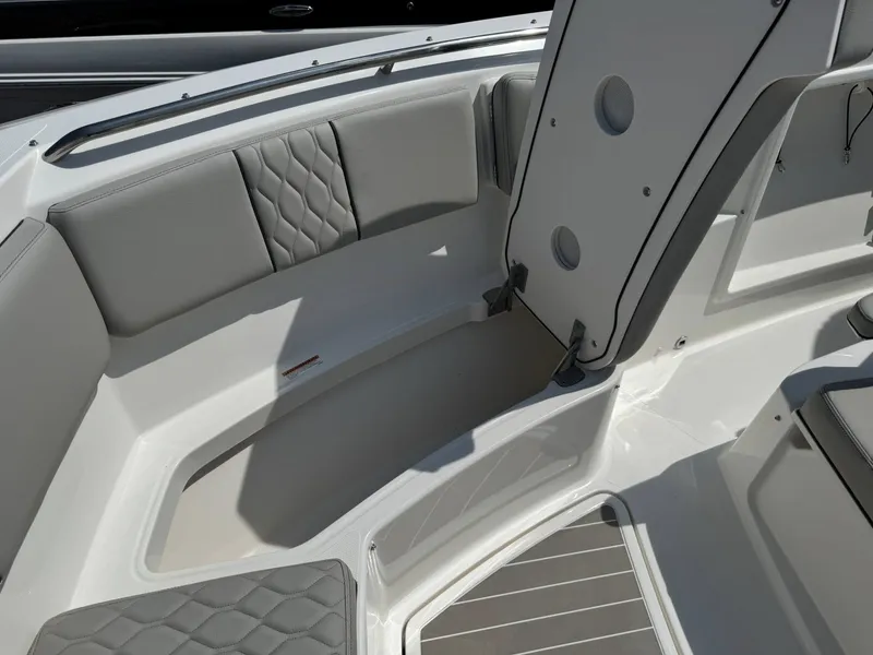 Slide: The Image of Pursuit S 358 Sport 2026 - 10