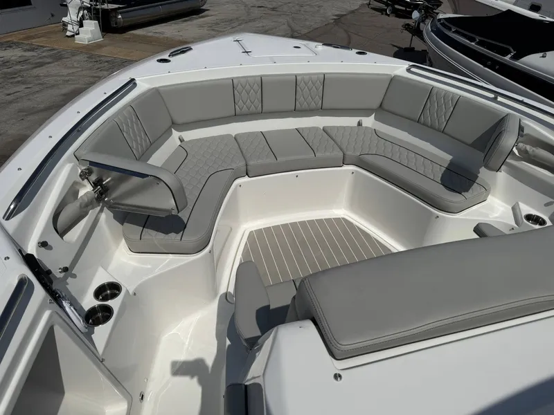 Slide: The Image of Pursuit S 358 Sport 2026 - 14