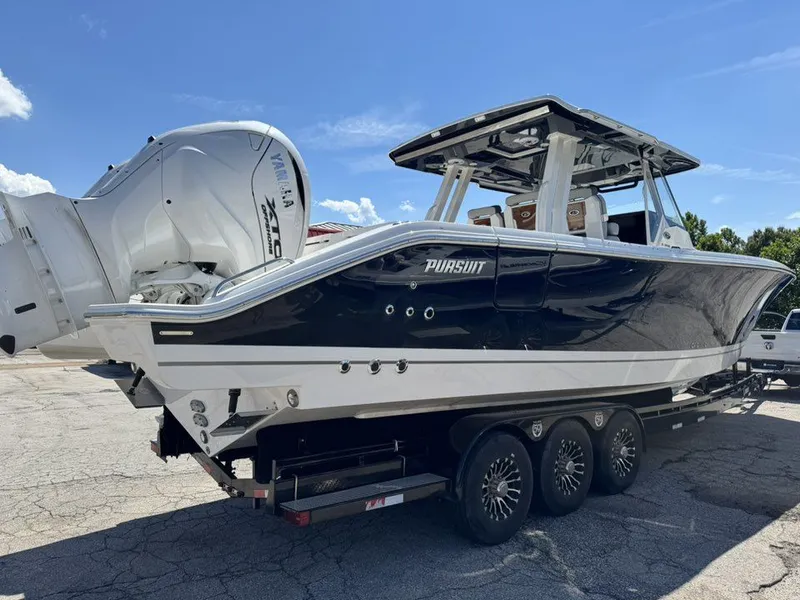 Slide: The Image of Pursuit S 358 Sport 2026 - 15