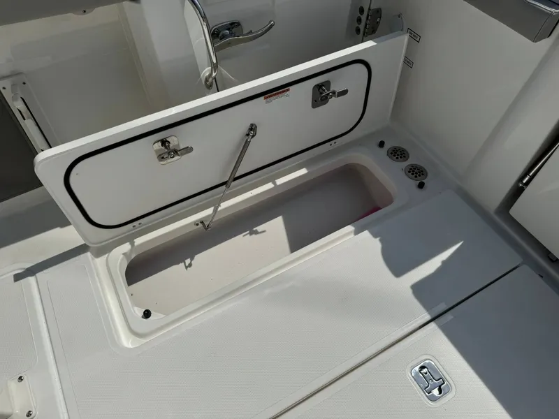 Slide: The Image of Pursuit S 358 Sport 2026 - 21