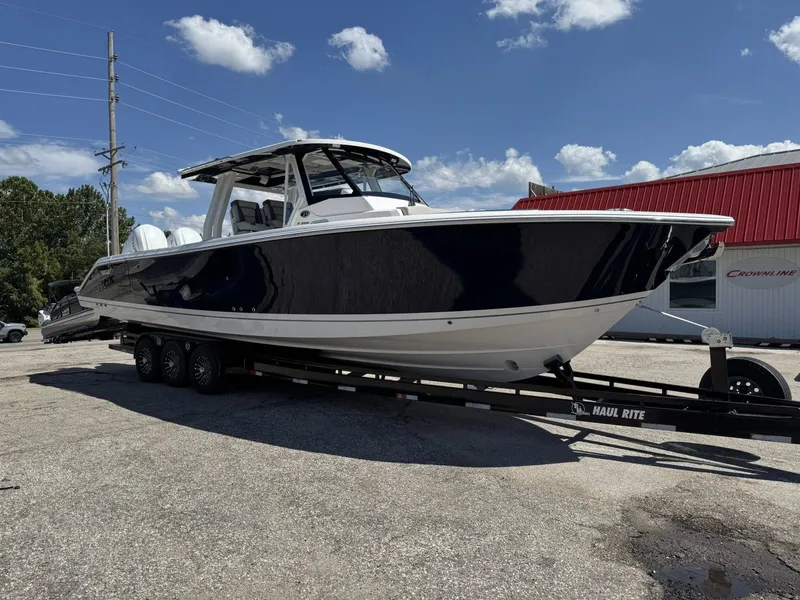 Slide: The Image of Pursuit S 358 Sport 2026 - 22