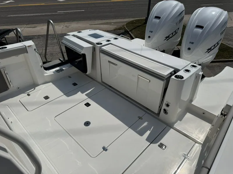 Slide: The Image of Pursuit S 358 Sport 2026 - 25