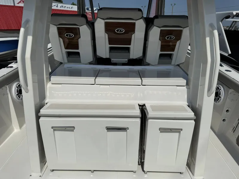 Slide: The Image of Pursuit S 358 Sport 2026 - 26