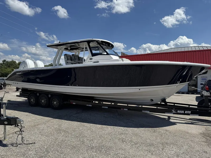 Slide: The Image of Pursuit S 358 Sport 2026 - 28