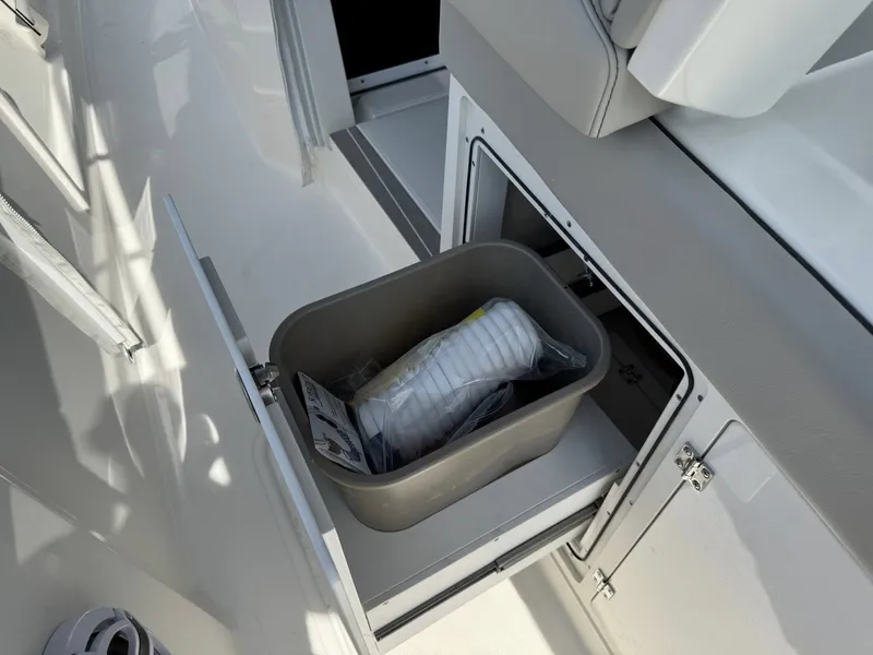 Slide: The Image of Pursuit S 358 Sport 2026 - 35