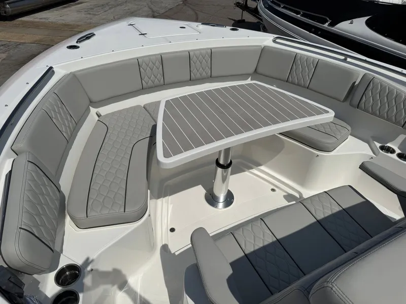 Slide: The Image of Pursuit S 358 Sport 2026 - 40