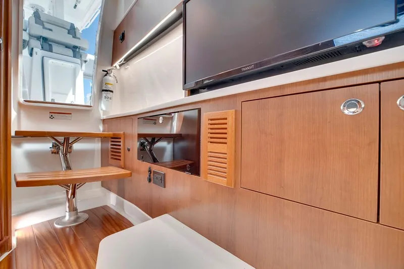 Slide: The Image of Pursuit S 358 Sport 2026 - 43