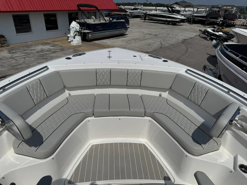 Slide: The Image of Pursuit S 358 Sport 2026 - 6