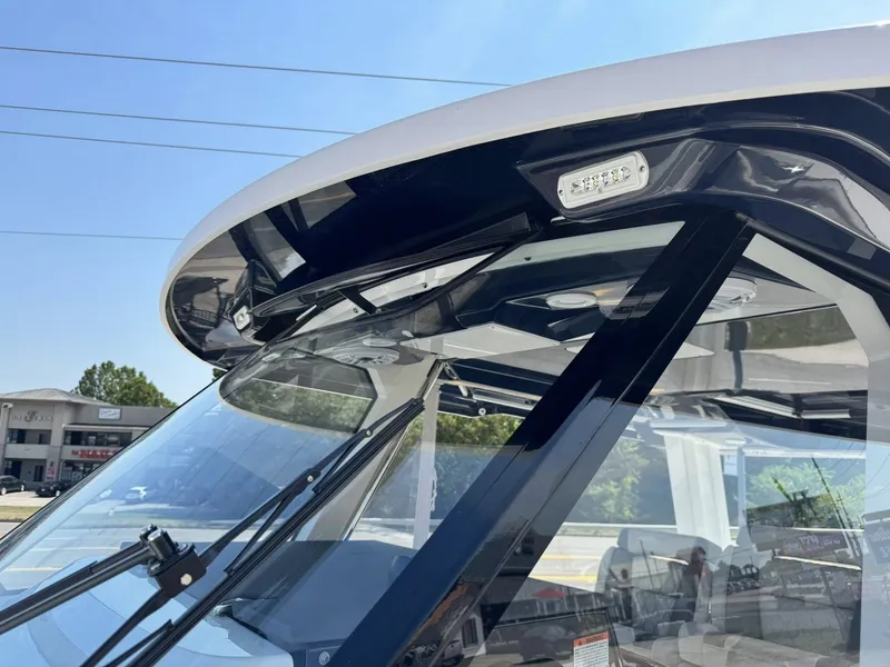 Slide: The Image of Pursuit S 358 Sport 2026 - 8