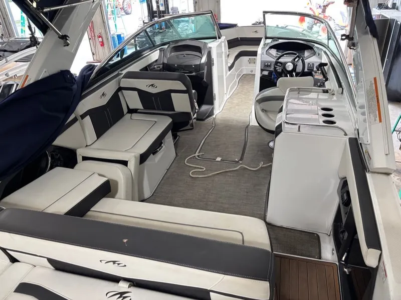 Slide: The Image of Monterey 278SS Super Sport 2018 - 9