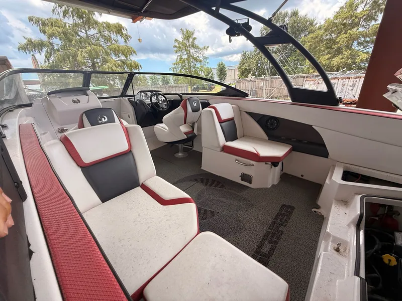 Slide: The Image of Scarab 255 HO Impulse 2015 - 6