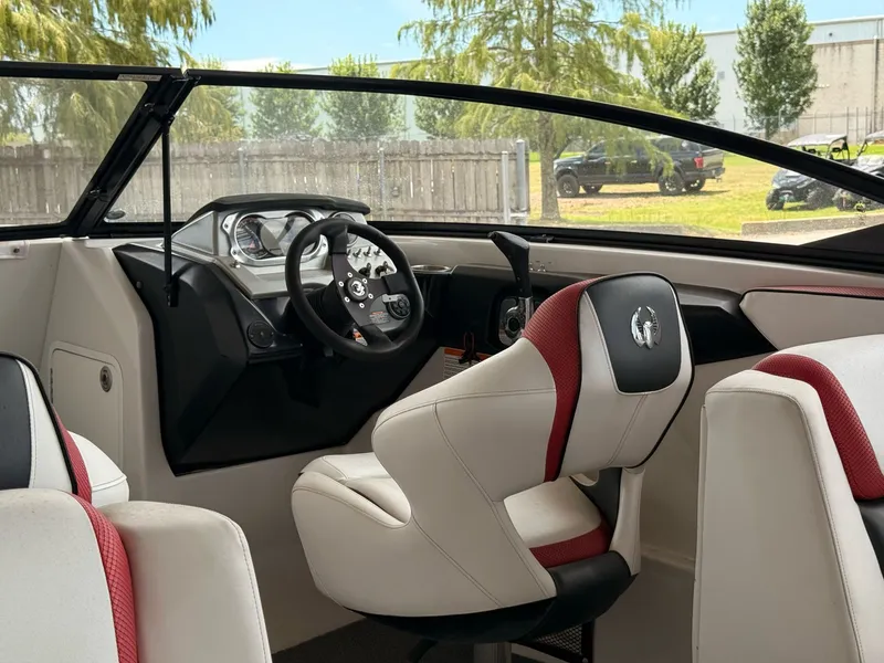 Slide: The Image of Scarab 255 HO Impulse 2015 - 9