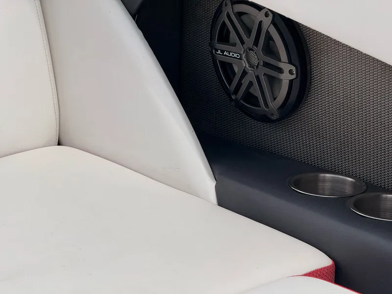 Slide: The Image of Scarab 255 Impulse Wake Edition 2016 - 10